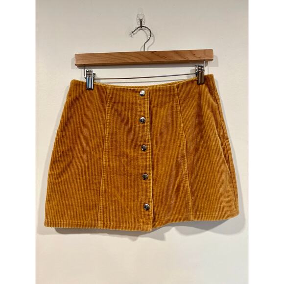Women’s Preppy Corduroy Mini Skirt Tan M Fall Fashion - Picture 2 of 5